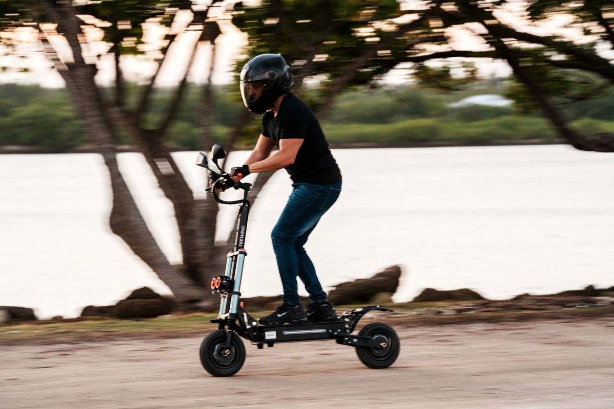 Outdoor driving video of the TEEWING X5 all-terrain electric scooter